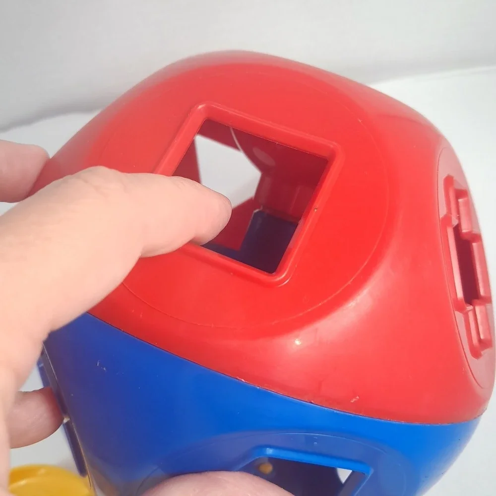 Tupperware Shape O Ball Puzzle Block Toy puzzle Pieces sorter Red Blue READ